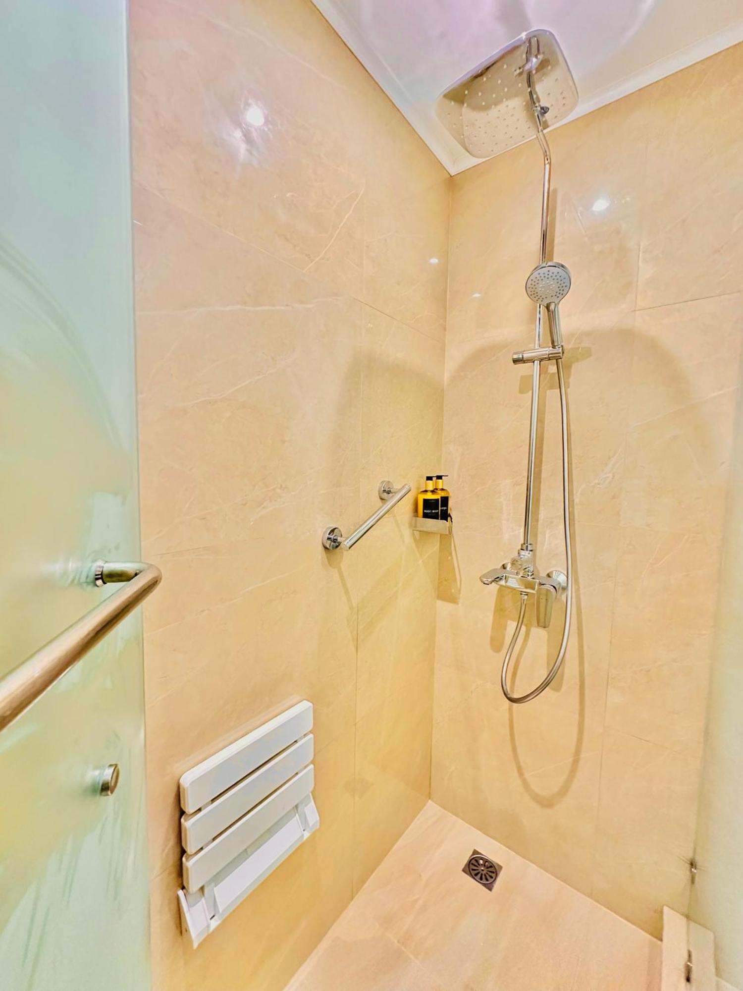 Oceanview Deluxe 1Br Suite La Mirada มักตัน ภายนอก รูปภาพ